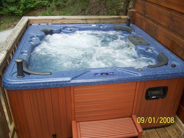 92 Jet, Chemical Free Ozone Treated New Hot Tub