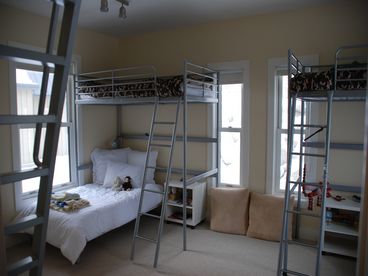 Kids bedroom