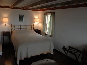 Quoyle\\\\\\\\\\\\\\\\\\\\\\\\\\\\\\\'s House Main Bedroom with queen bed. Also  there are the following;one is a loft style bedroom with two double beds and the other is the same as this one but with a double bed.