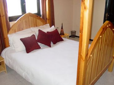 Main bedroom with queen bed
