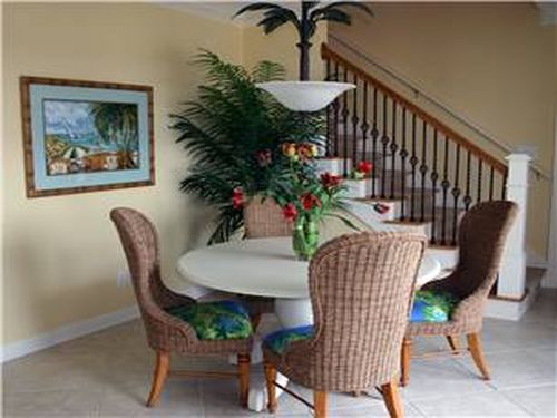 Additional Sitting Area 