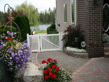 Looking at Coeur d\'Alene Lake from the front.