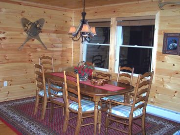 Dine right on the lake