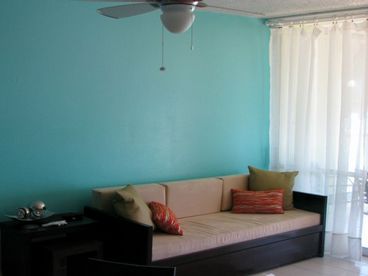 Spectacular View! Great Location! Stylish Beachfront Apartment