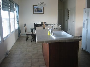 Gorgeous kitchen and dining room!