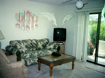 Living Area, newer carpet and furniture