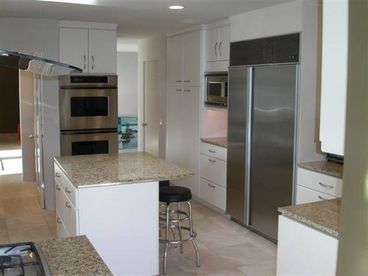 Top-of-the-line appliances, granite countertops, Caphalon pots & pans, spices for guest use, lots of amenities provided like detergent, garbage bags, etc, nice wine glasses, etc..