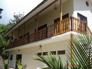 Apartamentos Iguanas - Luxury Ocean View Cabinas