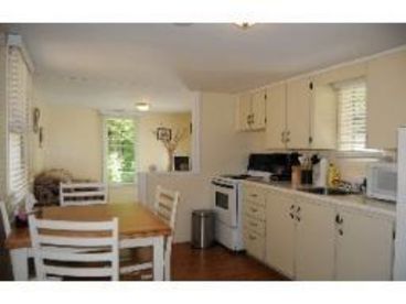 Kitchen/dining area