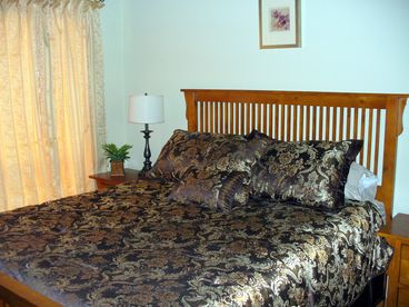 Queen guest room