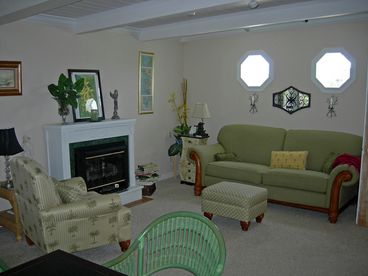 Living Room with fireplace