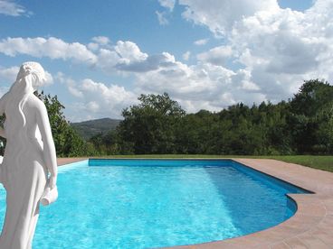 Private Pool with view on Tiber River Natural Park