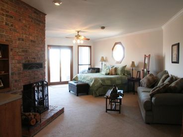 Master Suite - Private 3rd Level Deck, Fireplace, Garden Jacuzzi Bath & Shower, Mini-Fridge, Microwave, Guest Seating, Vanity, Wine Rack