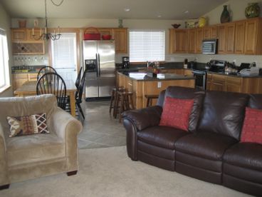 Living room/dining room