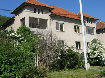 Vila on the border of the lake near Gates of Danube