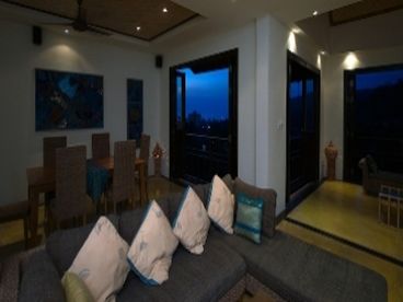 Living / Dining Area