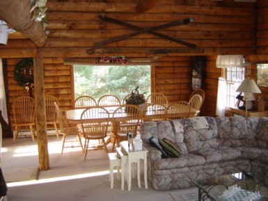 Dining Area with mountain views!