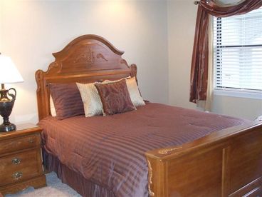 Queen bed in second bedroom