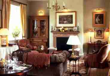 Sandown Dr. Room