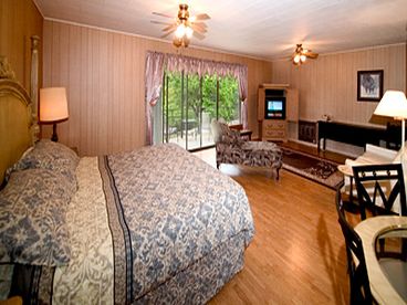 Brass Door Inn & Suites