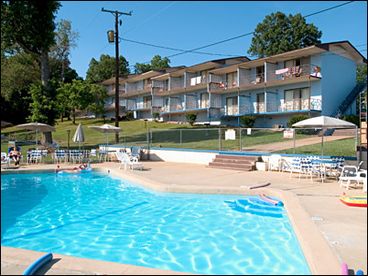Brass Door Inn & Suites
