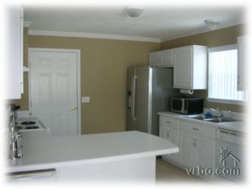 Full kitchen with all the comfortd of home!!!