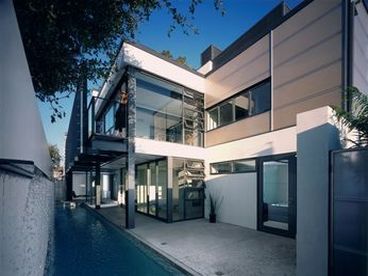 View Santa Monica Beach House with pool