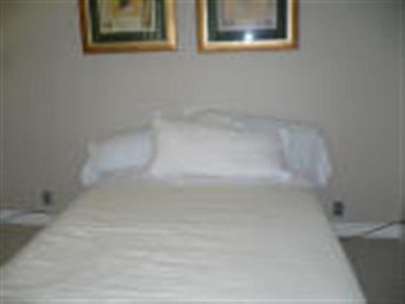 Bedroom 1 - Queen