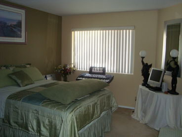 LASVEGAS/2BDRM CONDO3mi frStrip$150 per night-Already Booked until Dec 2013
