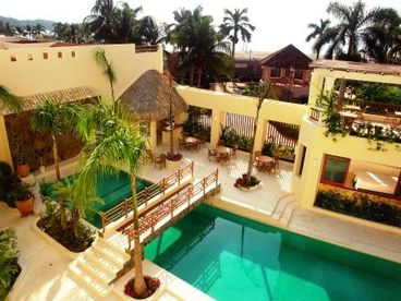A semi-Olympic swimming pool in the common area is adjacent to the lounge and gardens and is a 3 minute stroll from the beach.