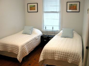 Back bedroom Twins