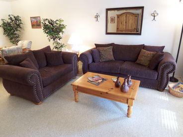 B - Living Room (left)
