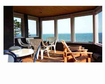 Cozy Screened-in Porch a truly scenic haven