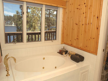 Master Jetted Tub
