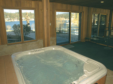 Hot tub 