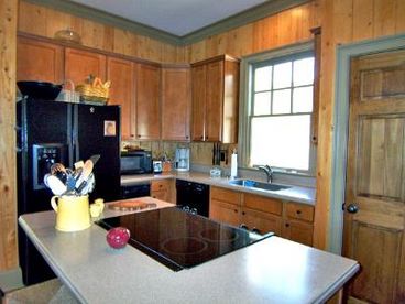 Kitchen / Bar / Fully Furnished (Seats 8-10 at table and bar) - Big Canoe, Georgia Vacation House Rental
