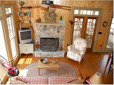 Living Room Den w/ Wood Burning Fireplace and 27 TV / DVD / Dish / HBO