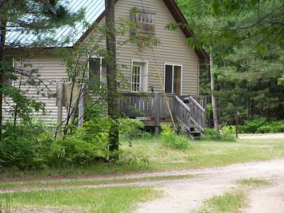 Twin Lakes Lodge in Summer