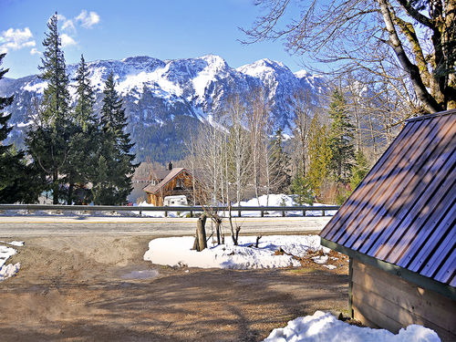 Nearby Lake Wenatchee can be seen from the house and hot tub, and is an easy walk.