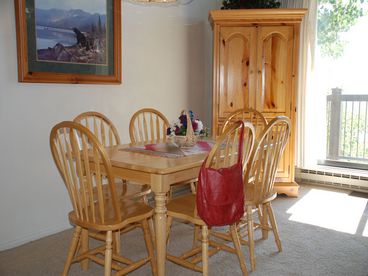 Dining area with seating for 6