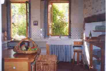 wood country kitchen