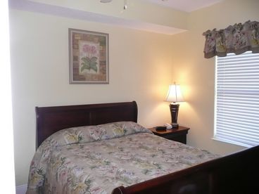 Majestic Sun - Two Bedroom Deluxe/Master Bed on Gulf -sleeps 7- Summer Special