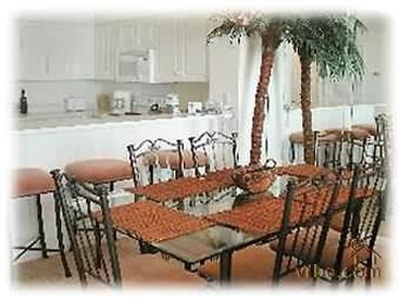 Majestic Sun - Two Bedroom Deluxe/Master Bed on Gulf -sleeps 7- Summer Special