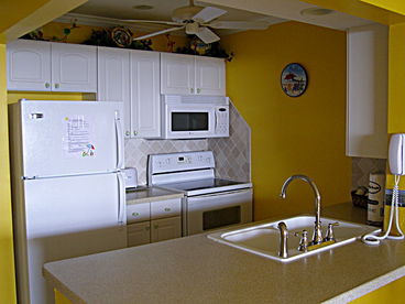 FULLY EQUIPPED KITCHEN.