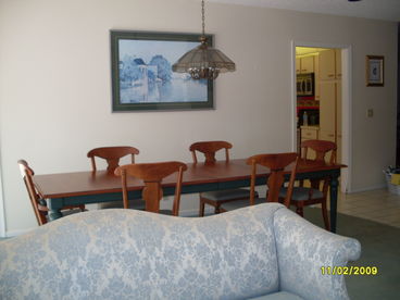 LARGE DINING ROOM - TABLE SEATS 10 - 12