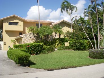 Miami / Coral Gables Waterfront Home with Pool  5 bedroom