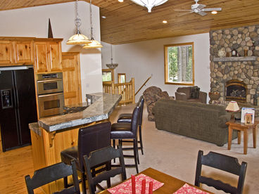 Great Room - Dining View