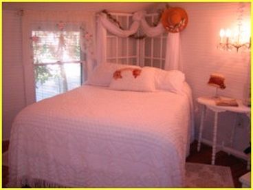 Master Bedroom with Queen Bed
