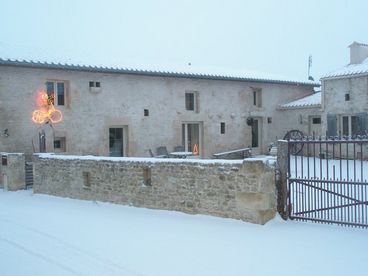 Jackson's Cottage & private Swimming Pool for 9 people. Poitou Charentes.