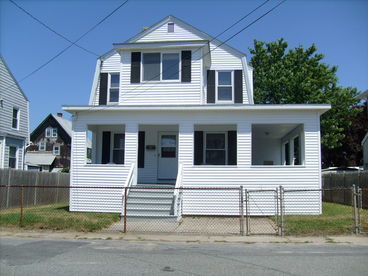 The entire house is Wi-Fi, usable in every room and porch. Add link below to computer to see more pictures:
http://my.crawler.com/photos/aml